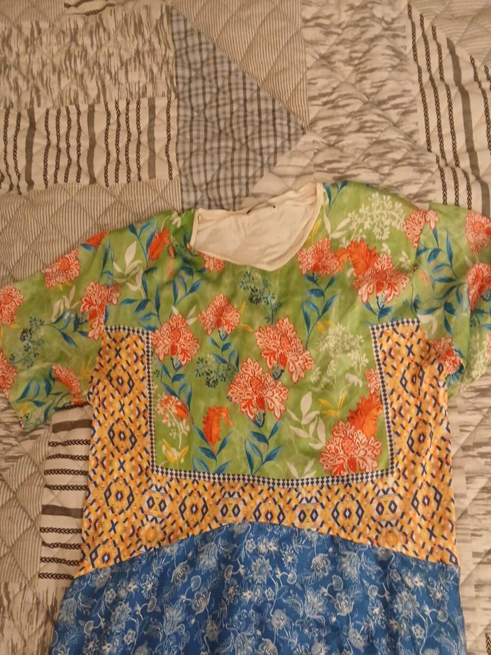 Zara Woman Mixed Print Satin Floral Boho Tee Top – Size L